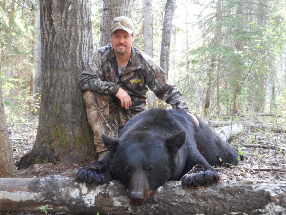 Alberta-Black-Bear-Hunting-TopNotch1